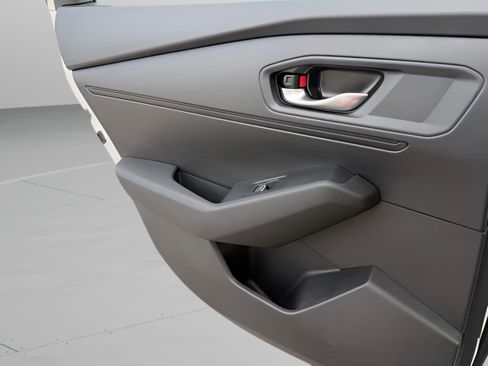 Used 2025 Honda Accord SE image 26