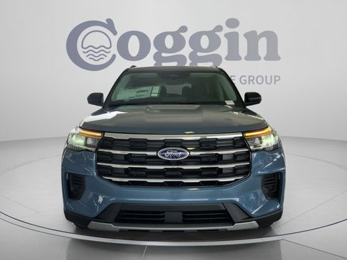 New 2026 Ford Explorer Active RWD image 8