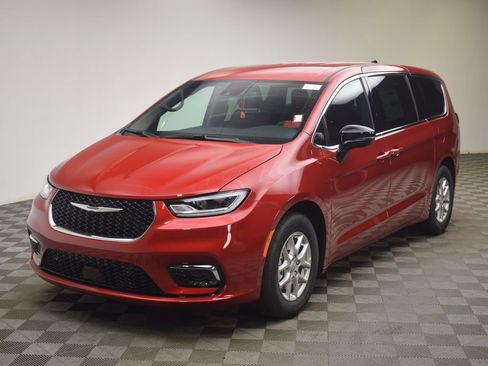 New 2026 Chrysler Pacifica Select image 16