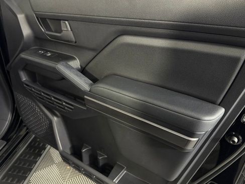 Used 2025 Toyota 4Runner SR5 image 32