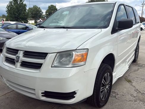 Used 2010 Dodge Grand Caravan SE w/ Climate Group FWD image 1
