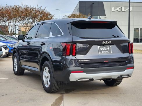 New 2026 Kia Sorento LX FWD image 3
