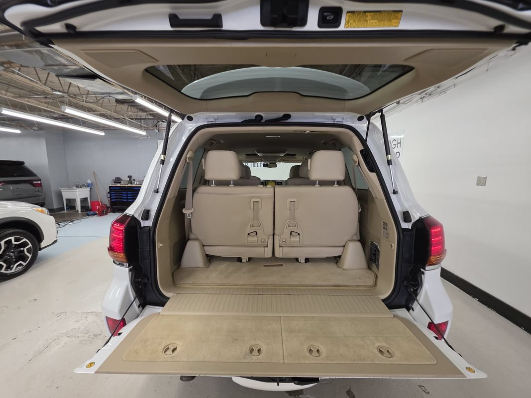Used 2010 Lexus LX 570 4WD w/ Luxury Pkg image 25