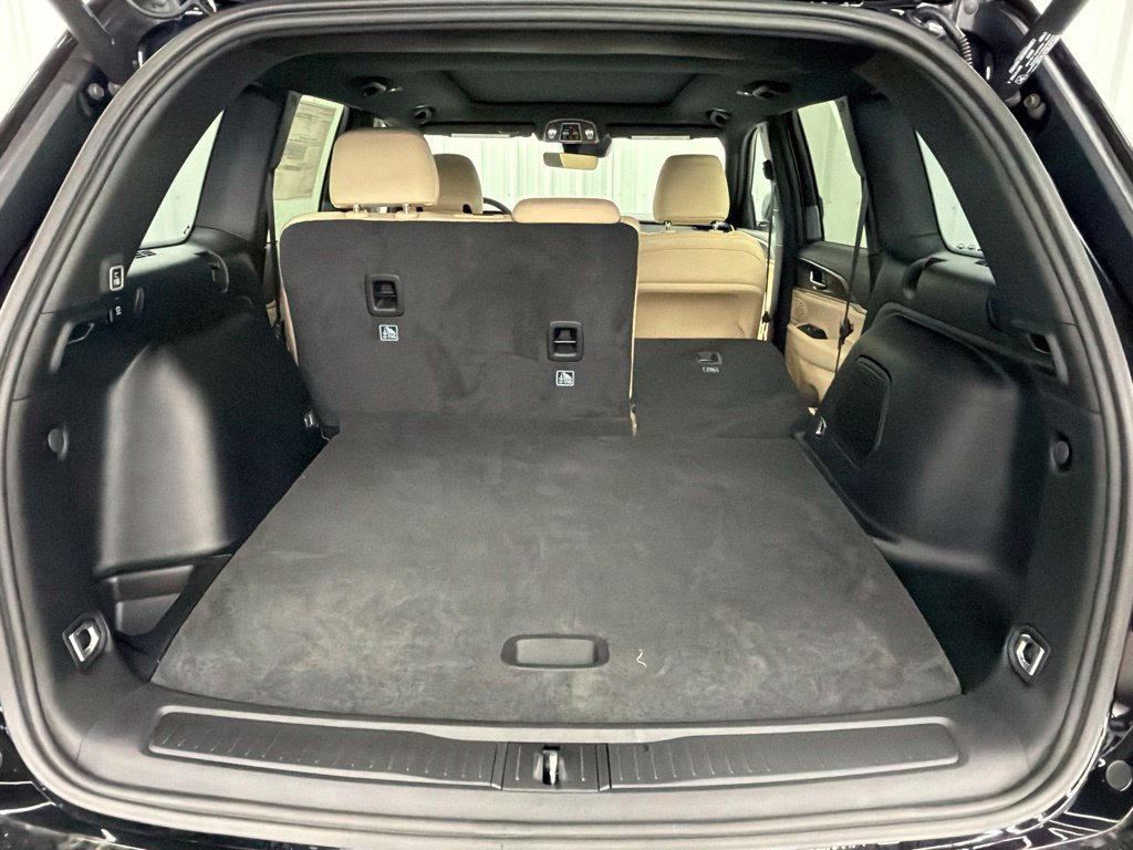 New 2027 Jeep Grand Cherokee Limited RWD image 6