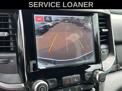 Used 2025 RAM 1500 4x4 Crew Cab image 16