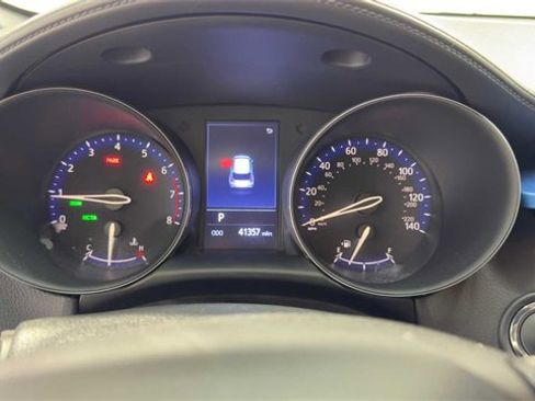Used 2019 Toyota C-HR XLE image 24