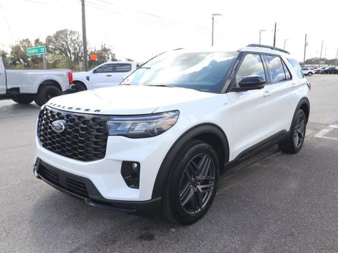 New 2026 Ford Explorer ST-Line w/ ST-Line Street Pack RWD image 7