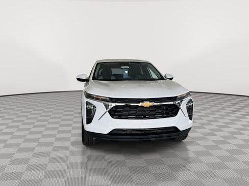 New 2026 Chevrolet Trax LS w/ LS Convenience Package FWD image 3