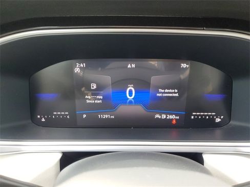 Certified 2025 Volkswagen Taos SE w/ Panoramic Sunroof Package image 25