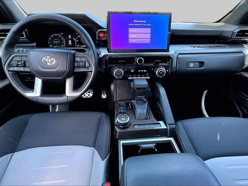 Used 2025 Toyota Tacoma TRD Sport AWD/4WD image 14