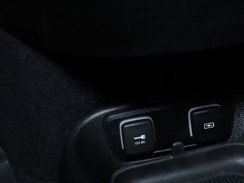 Used 2021 Chrysler Pacifica Touring-L w/ Uconnect Theater Family Group image 28