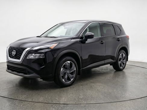Used 2025 Nissan Rogue SV image 3