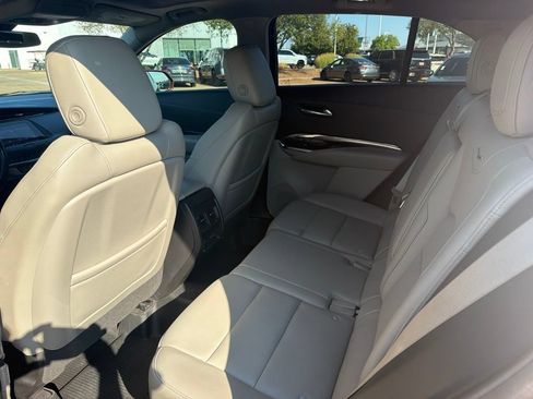 Used 2019 Cadillac XT4 Luxury w/ Cold Weather Package FWD image 3