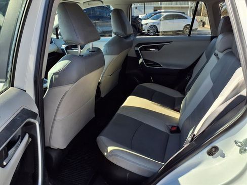 Used 2021 Toyota RAV4 Limited image 24