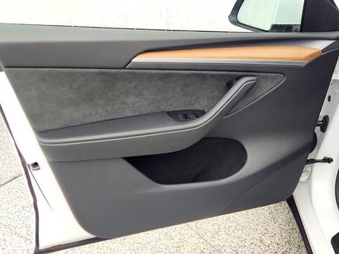 Used 2023 Tesla Model Y Long Range image 10