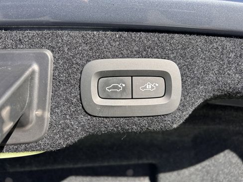 Used 2017 Volvo S90 T6 Momentum w/ Vision Package image 30