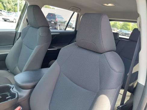 Certified 2025 Toyota RAV4 LE AWD/4WD image 6