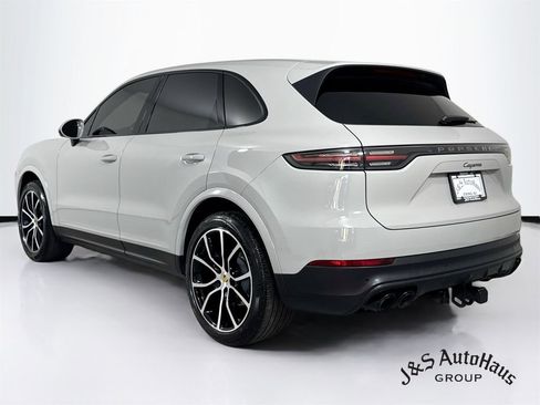 Used 2023 Porsche Cayenne Platinum Edition AWD/4WD image 5
