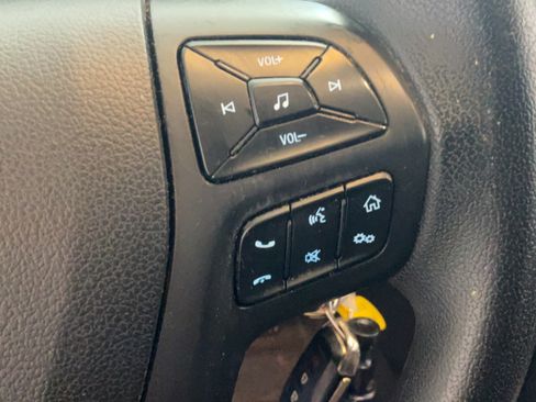 Used 2019 Ford Ranger XL w/ Equipment Group 101A Mid RWD image 18