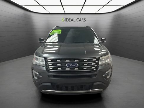 Used 2017 Ford Explorer XLT w/ Equipment Group 201A FWD image 2