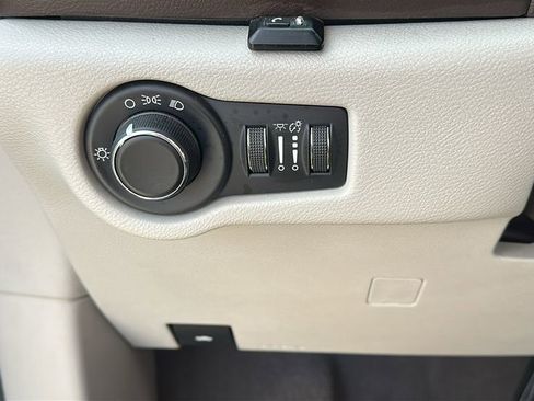 Used 2017 Chrysler Pacifica LX image 20