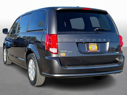 Used 2018 Dodge Grand Caravan SE w/ UConnect Hands-Free Group image 11