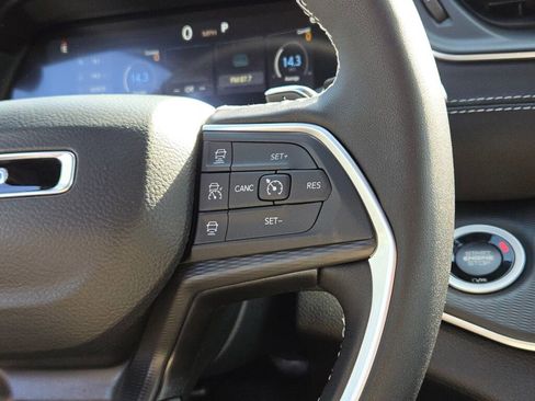 New 2025 Jeep Grand Cherokee Altitude image 34