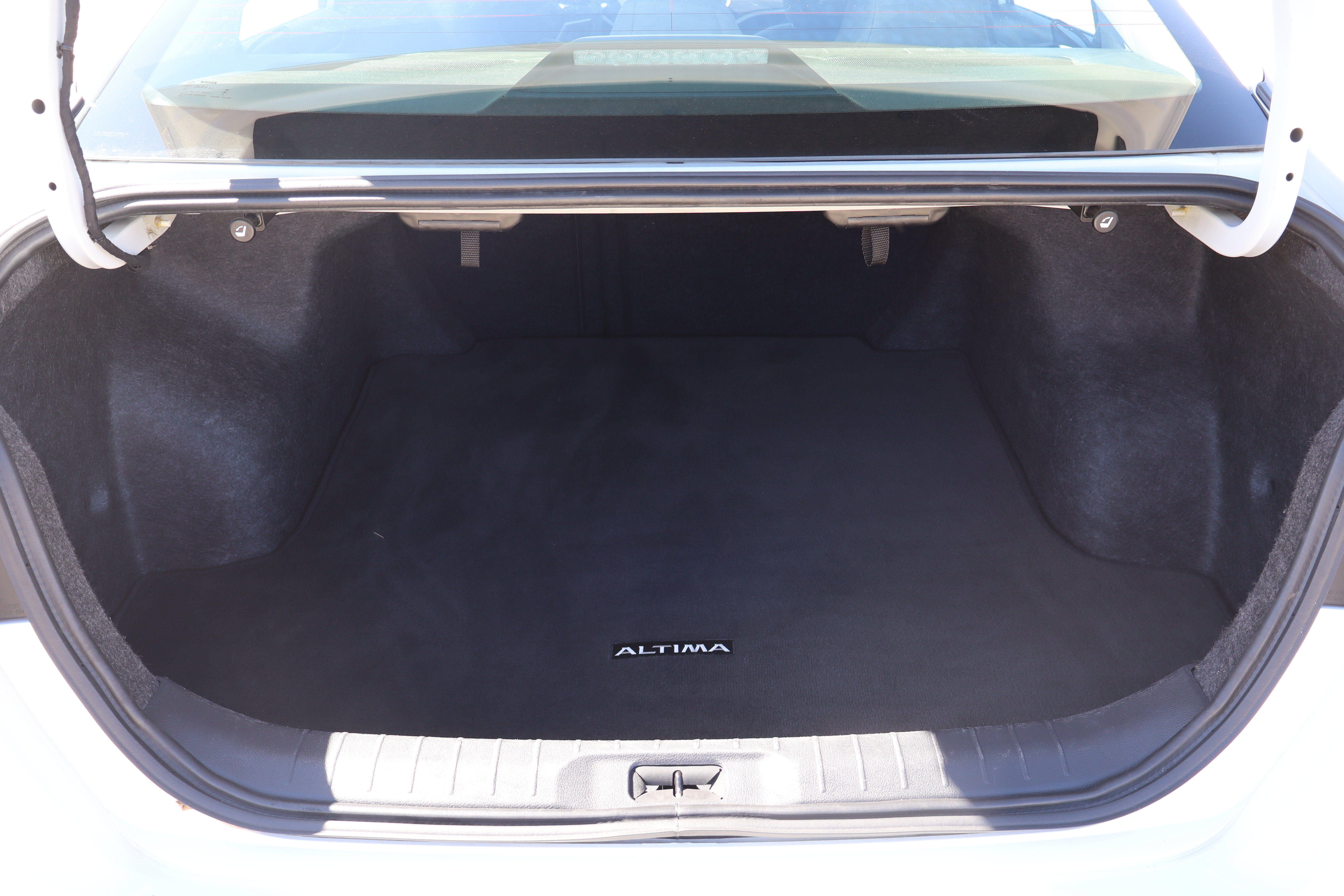 Used 2025 Nissan Altima 2.5 SV FWD image 21