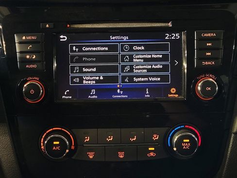 Used 2018 Nissan Rogue S AWD/4WD image 25
