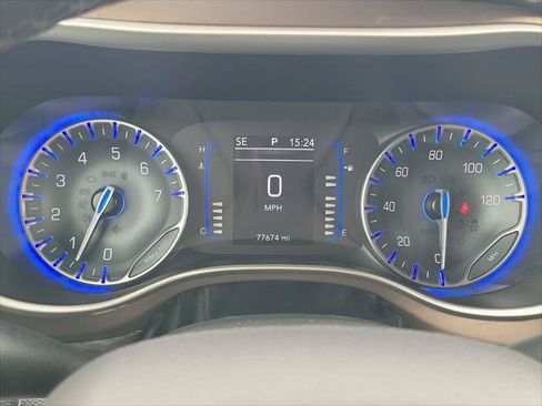 Certified 2023 Chrysler Voyager LX FWD image 7
