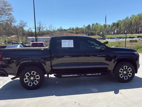 Used 2023 Chevrolet Colorado Z71 w/ Z71 Convenience Package 2 image 4