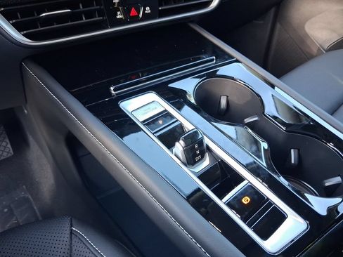 New 2026 Volkswagen Atlas SE FWD image 10