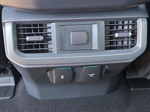 Used 2025 Ford F150 Lariat w/ Equipment Group 501A Mid AWD/4WD image 17