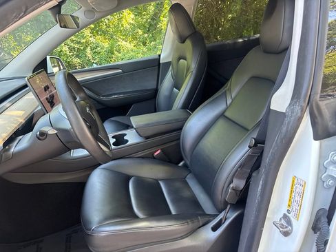 Used 2023 Tesla Model Y Long Range AWD/4WD image 17