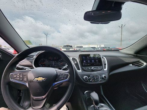 Used 2024 Chevrolet Malibu LT FWD image 17