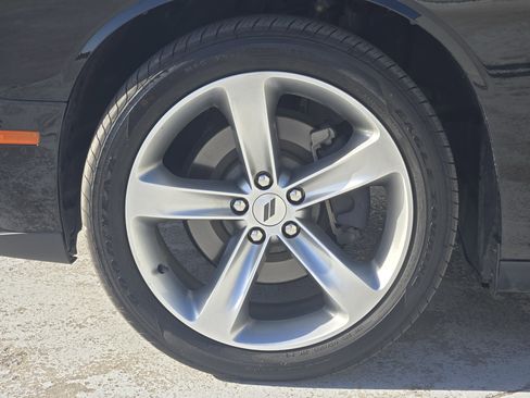 Used 2017 Dodge Challenger R/T image 13