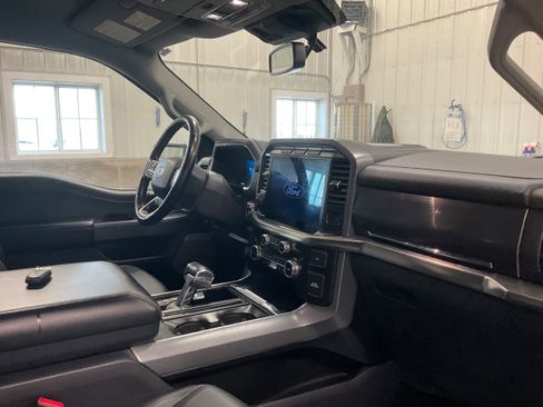 Used 2022 Ford F150 Lariat w/ Max Trailer Tow Package AWD/4WD image 28
