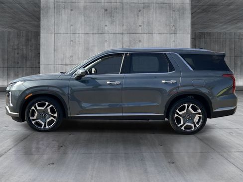 Used 2025 Hyundai Palisade SEL FWD image 2