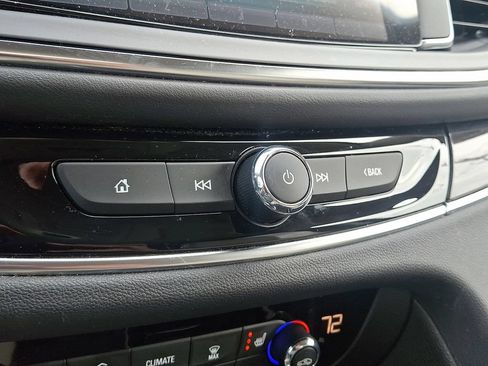 Used 2018 Buick Enclave Essence FWD image 21