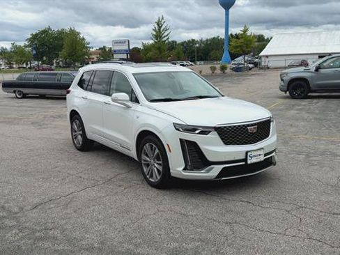 Certified 2023 Cadillac XT6 Premium Luxury AWD/4WD image 2
