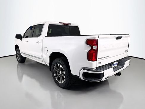 Used 2024 Chevrolet Silverado 1500 High Country w/ Technology Package AWD/4WD image 5