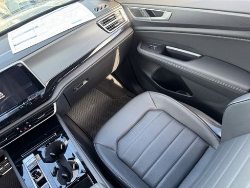 New 2026 Volkswagen Atlas Cross Sport SEL R-Line image 13