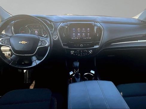 Used 2021 Chevrolet Traverse LT FWD image 7