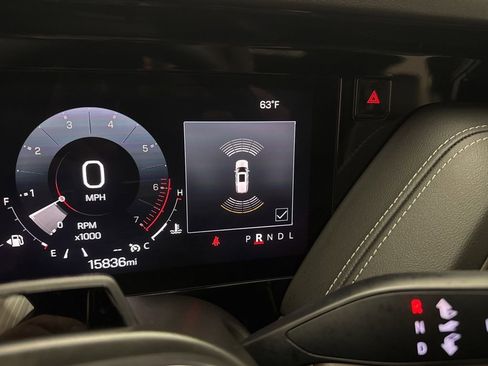 Used 2025 GMC Yukon Denali Ultimate AWD/4WD image 37