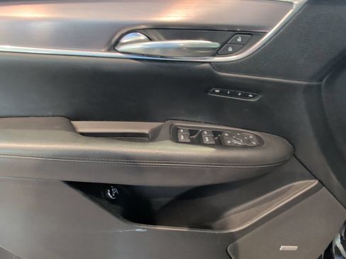 Used 2018 Cadillac XT5 Luxury w/ Driver Awareness Package AWD/4WD image 10