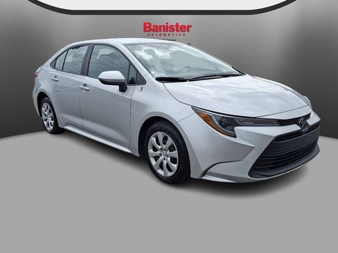 Used 2024 Toyota Corolla LE FWD image 3