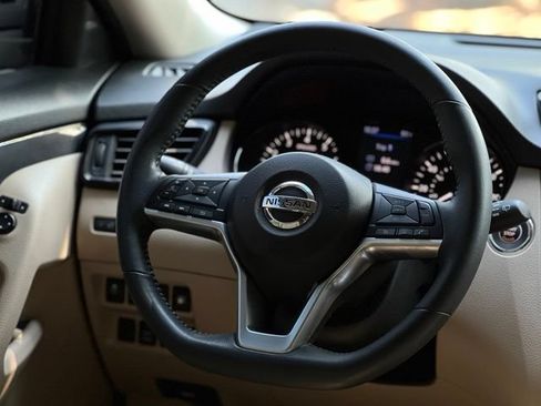 Used 2018 Nissan Rogue SV AWD/4WD image 29