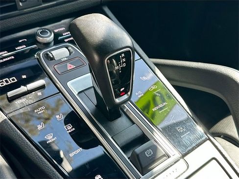 Used 2020 Porsche Cayenne image 17