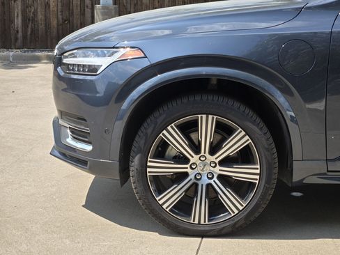 Certified 2025 Volvo XC90 T8 Plus w/ Protection Package Premier image 12