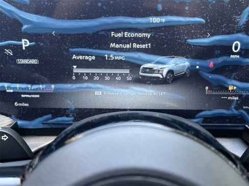 New 2025 Nissan Kicks SR image 14